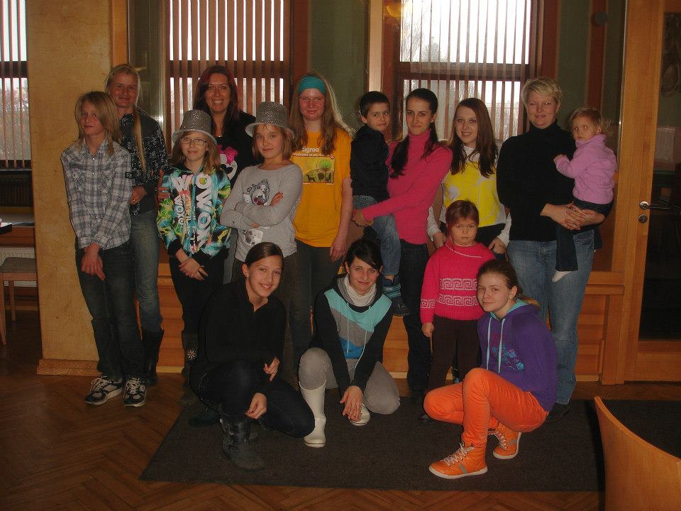 74932_580118922005488_55455852_n